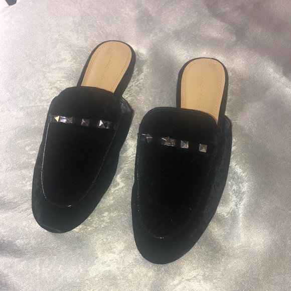 Marc Fisher Flats - Picture 3 of 6